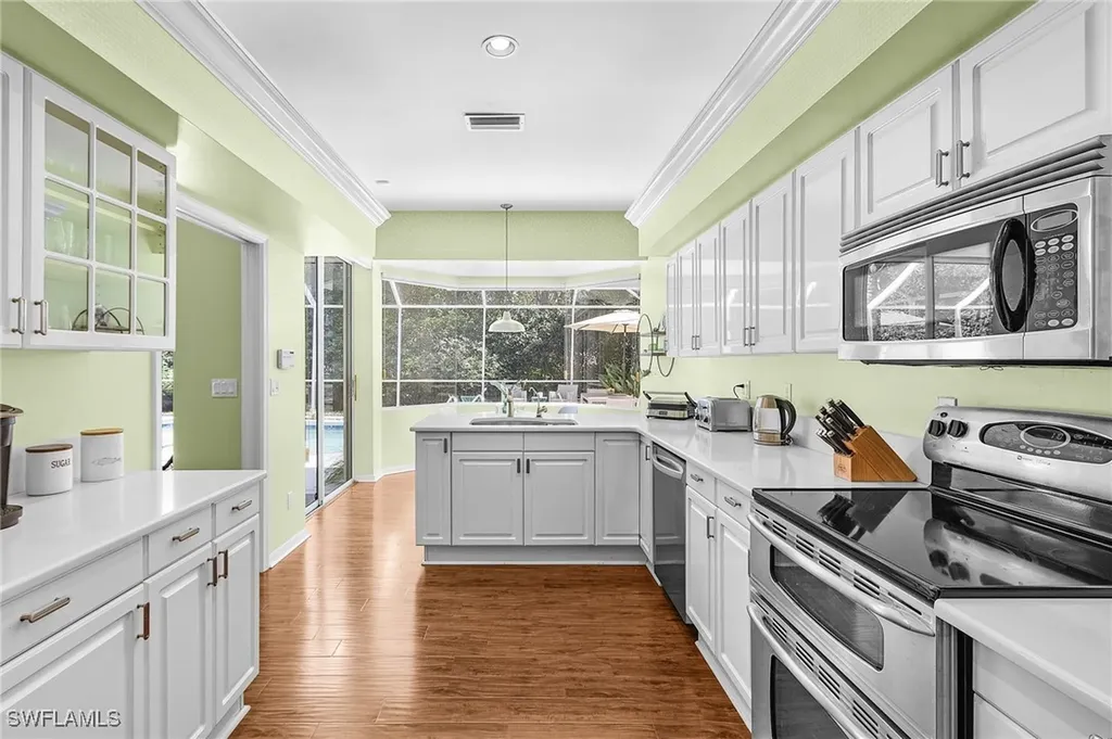 258 Monterey Drive Naples FL 34119