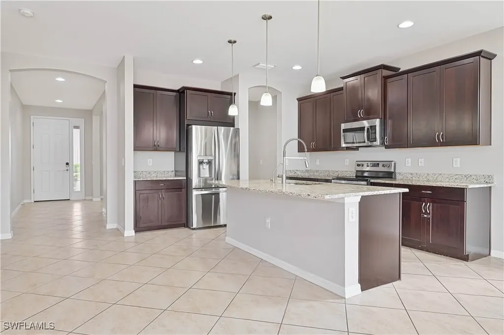 3907 King Williams Street Fort Myers FL 33916