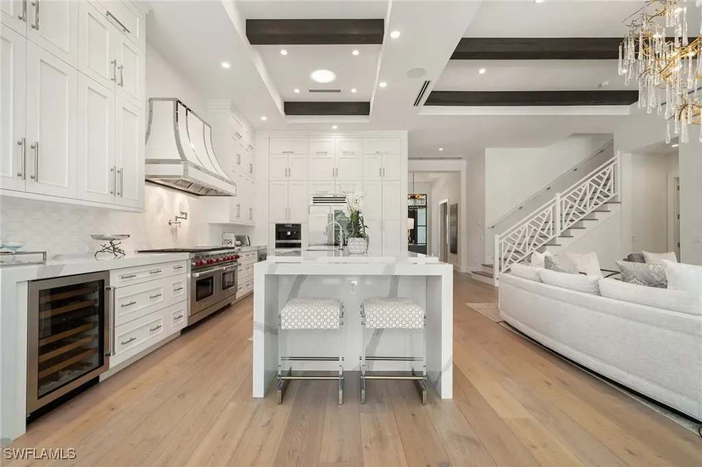 150 6th Street N Naples FL 34102