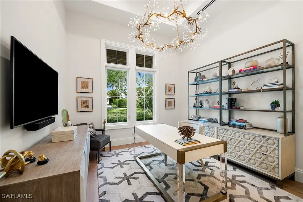 150 6th Street N Naples FL 34102