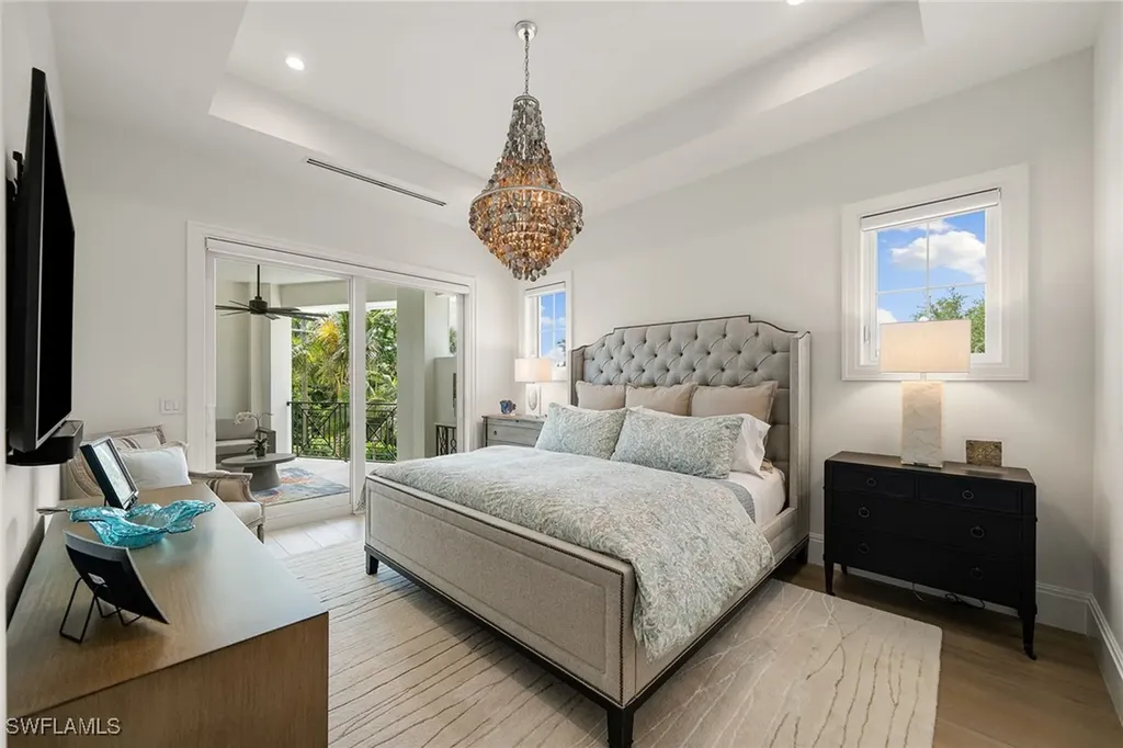 150 6th Street N Naples FL 34102