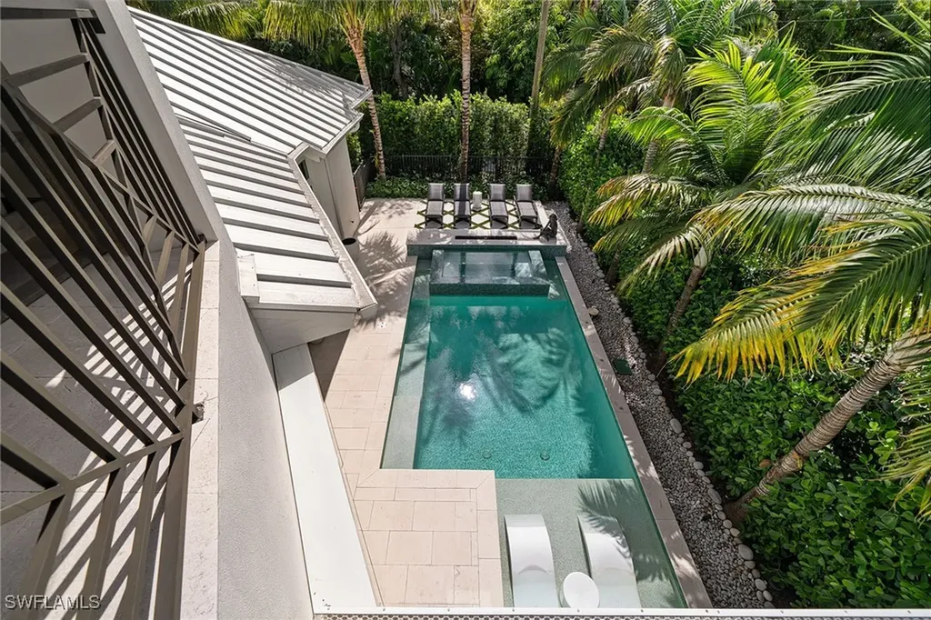 150 6th Street N Naples FL 34102