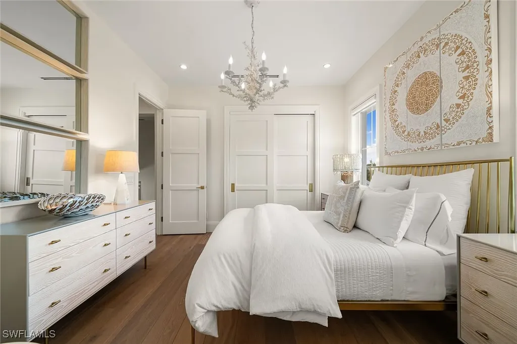 150 6th Street N Naples FL 34102