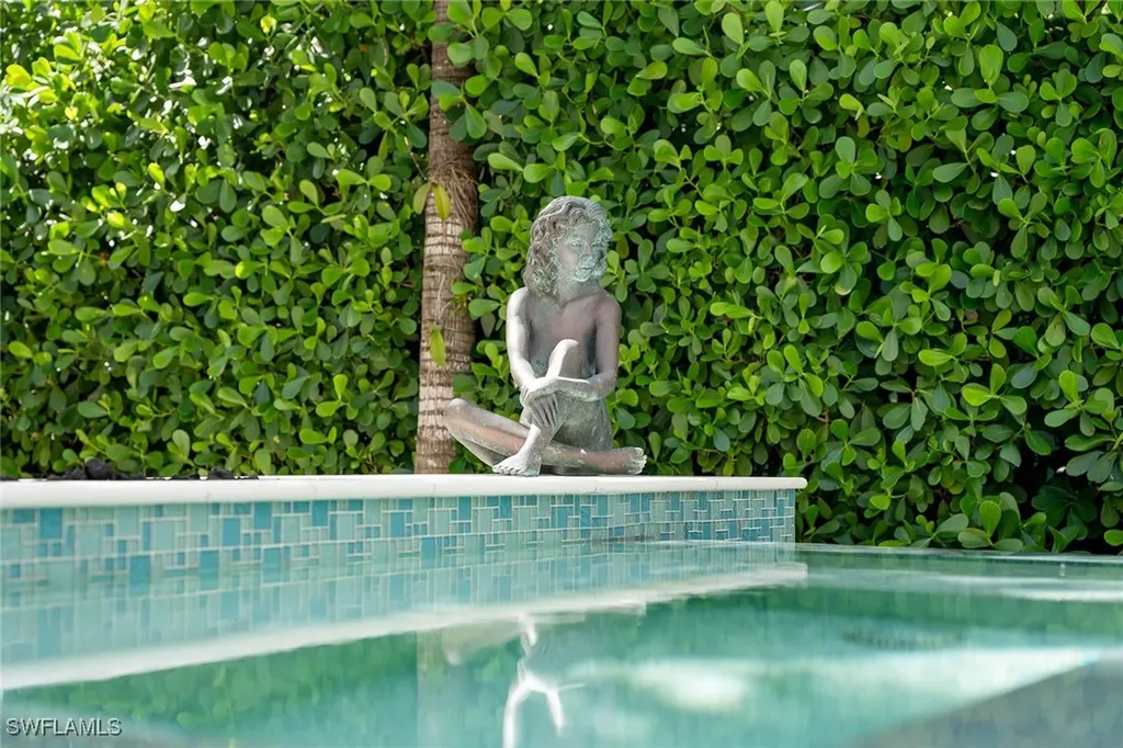 150 6th Street N Naples FL 34102