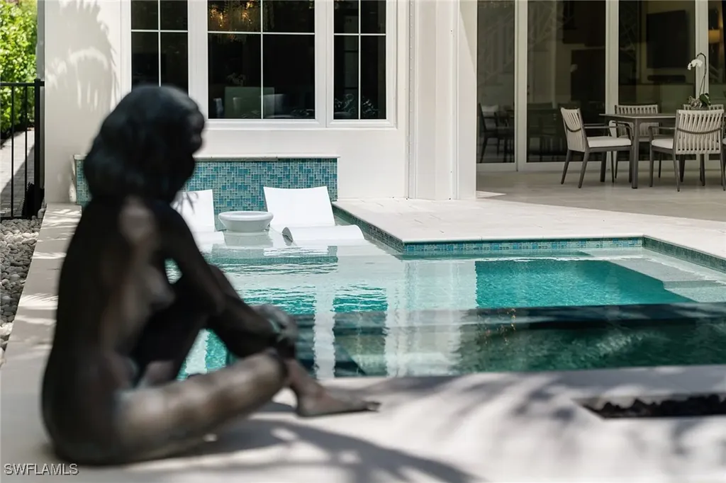 150 6th Street N Naples FL 34102