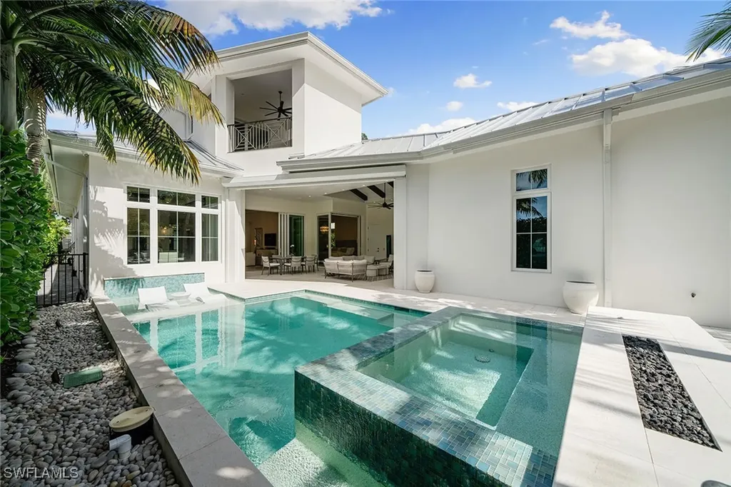 150 6th Street N Naples FL 34102