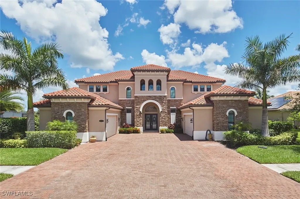 1633 Songbird Court Naples FL 34120
