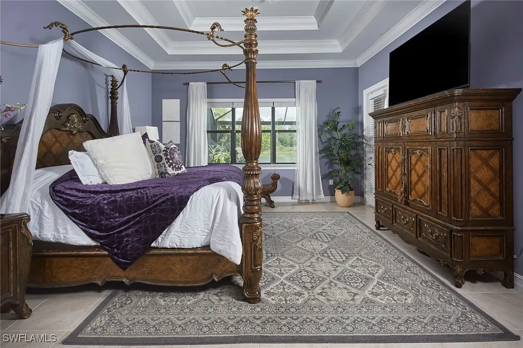 1633 Songbird Court Naples FL 34120