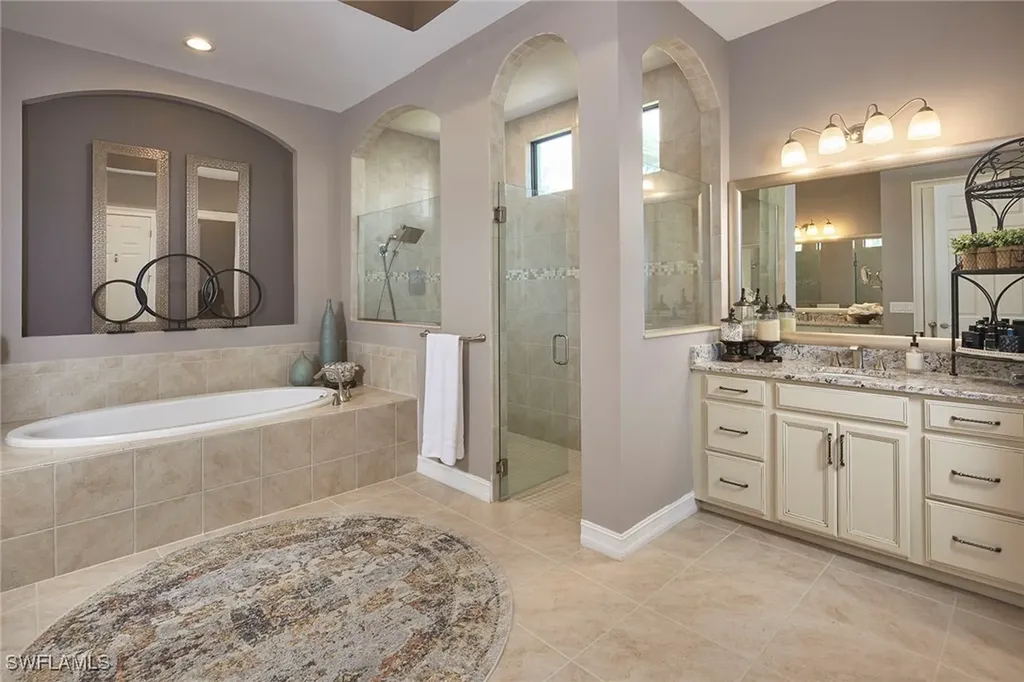 1633 Songbird Court Naples FL 34120