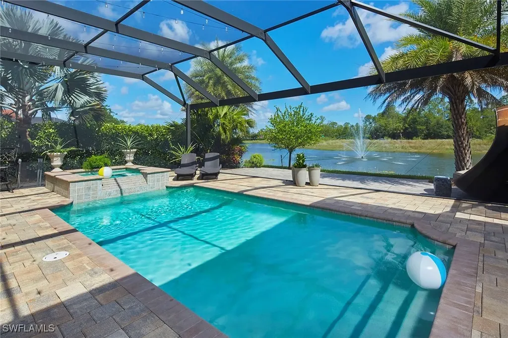 1633 Songbird Court Naples FL 34120