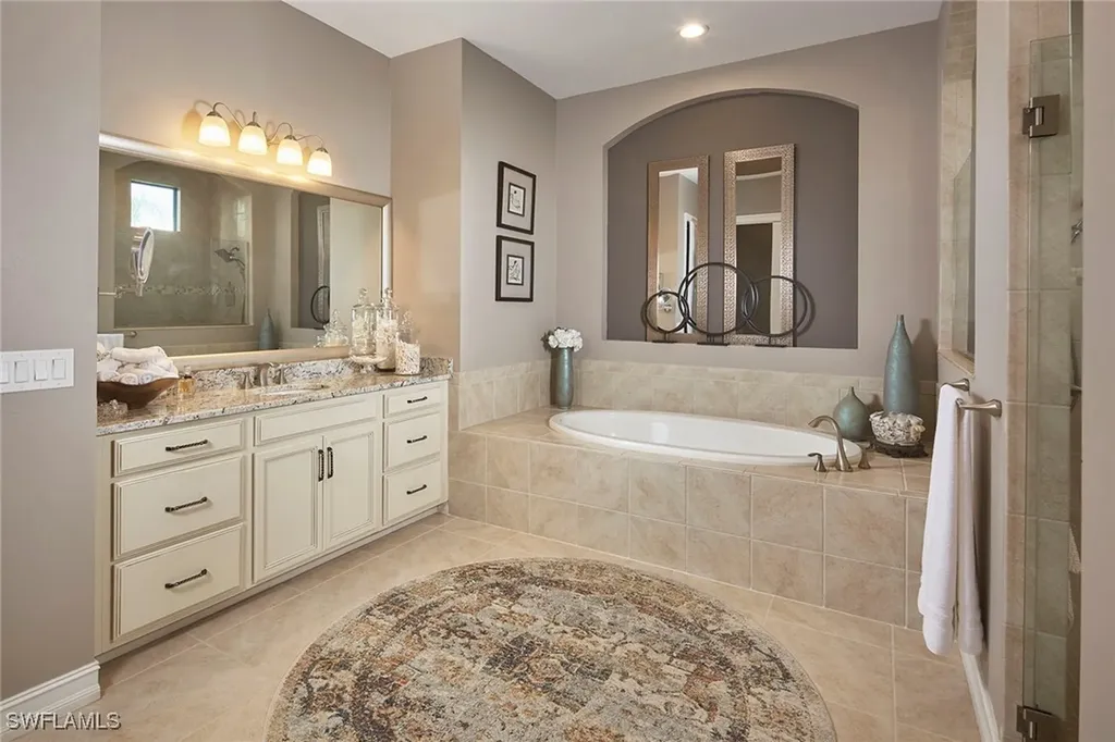 1633 Songbird Court Naples FL 34120
