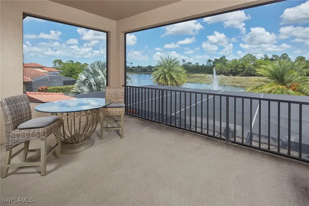 1633 Songbird Court Naples FL 34120