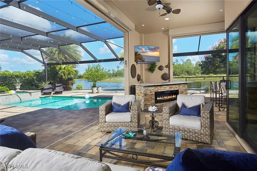 1633 Songbird Court Naples FL 34120