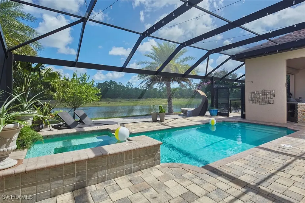 1633 Songbird Court Naples FL 34120