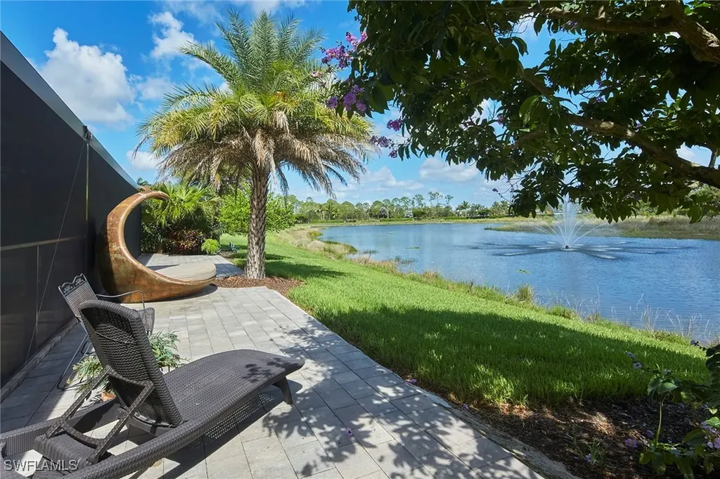1633 Songbird Court Naples FL 34120