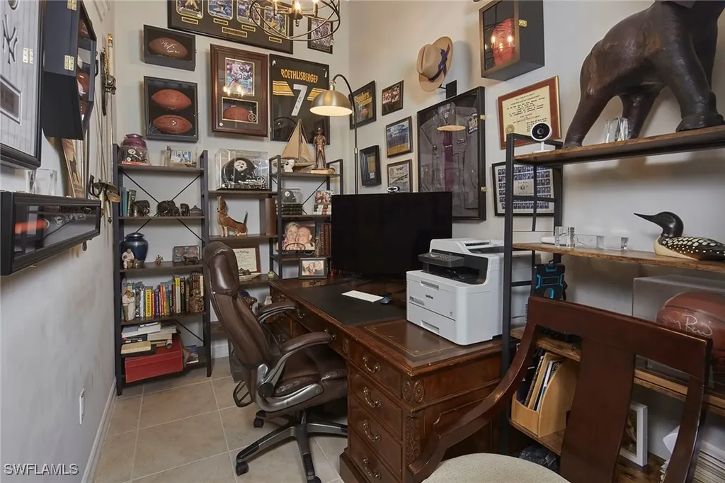 1633 Songbird Court Naples FL 34120