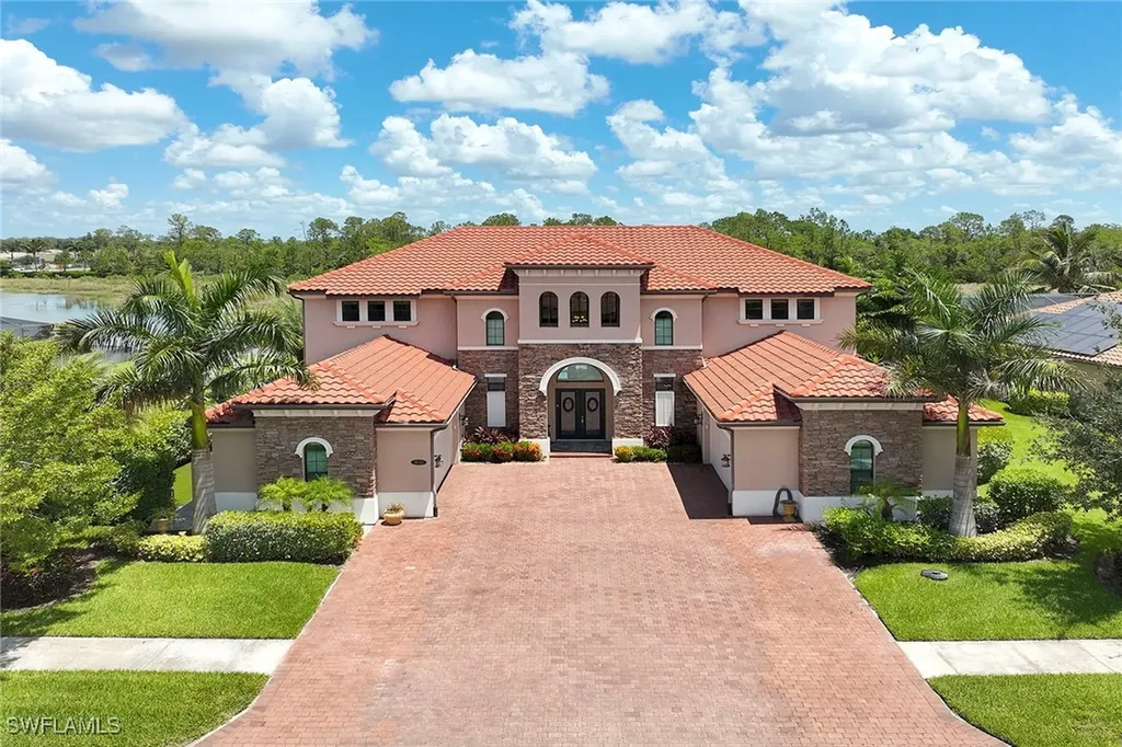 1633 Songbird Court Naples FL 34120