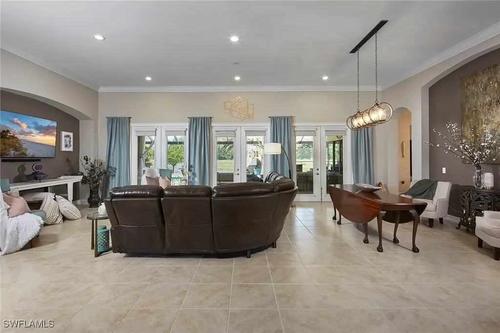 1633 Songbird Court Naples FL 34120