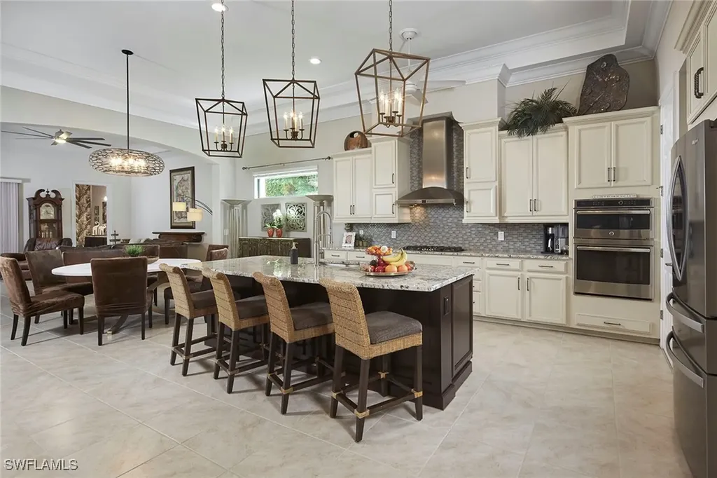 1633 Songbird Court Naples FL 34120