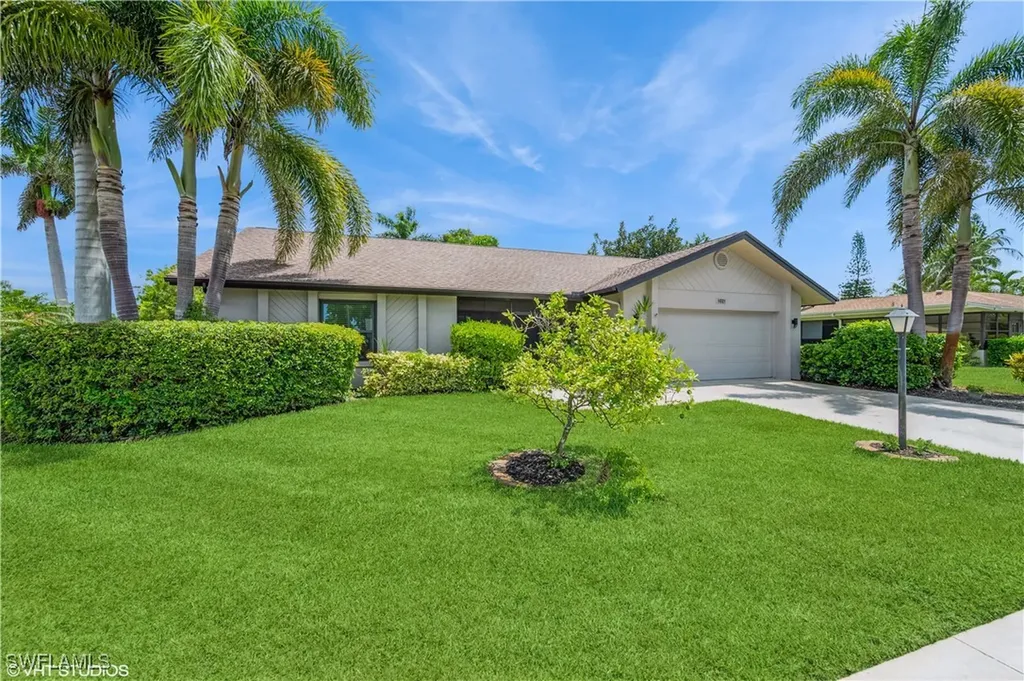 1021 Charlemagne Boulevard Naples FL 34112