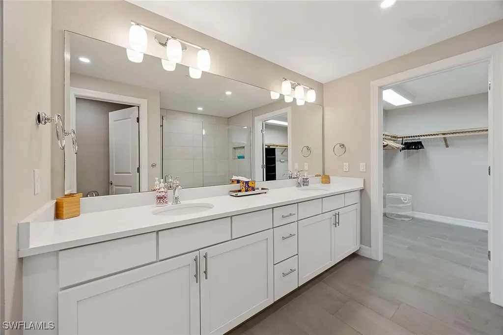201 Indies Drive E Naples FL 34114