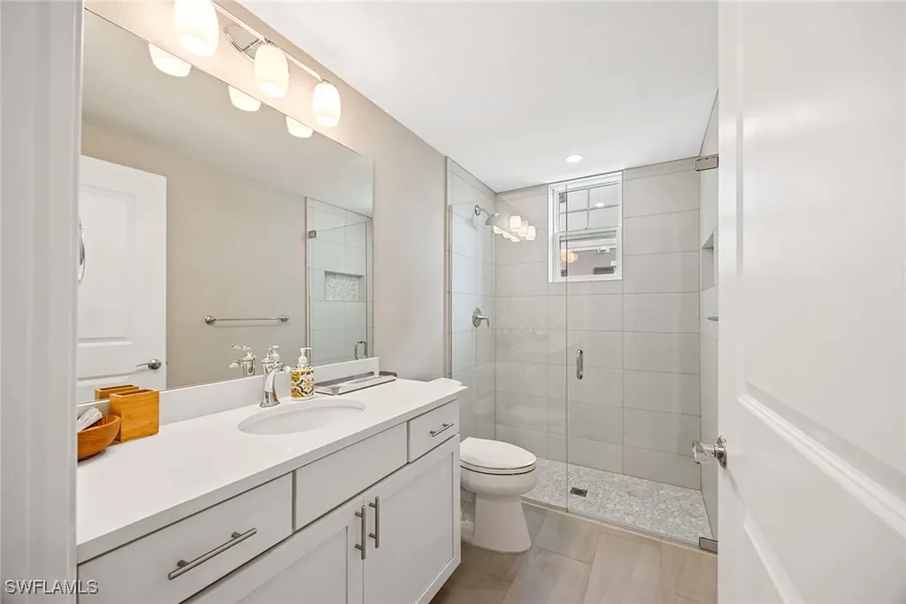 201 Indies Drive E Naples FL 34114