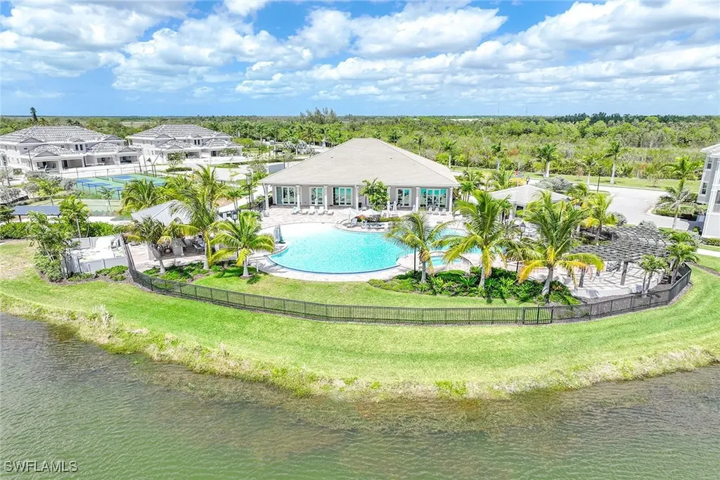 201 Indies Drive E Naples FL 34114