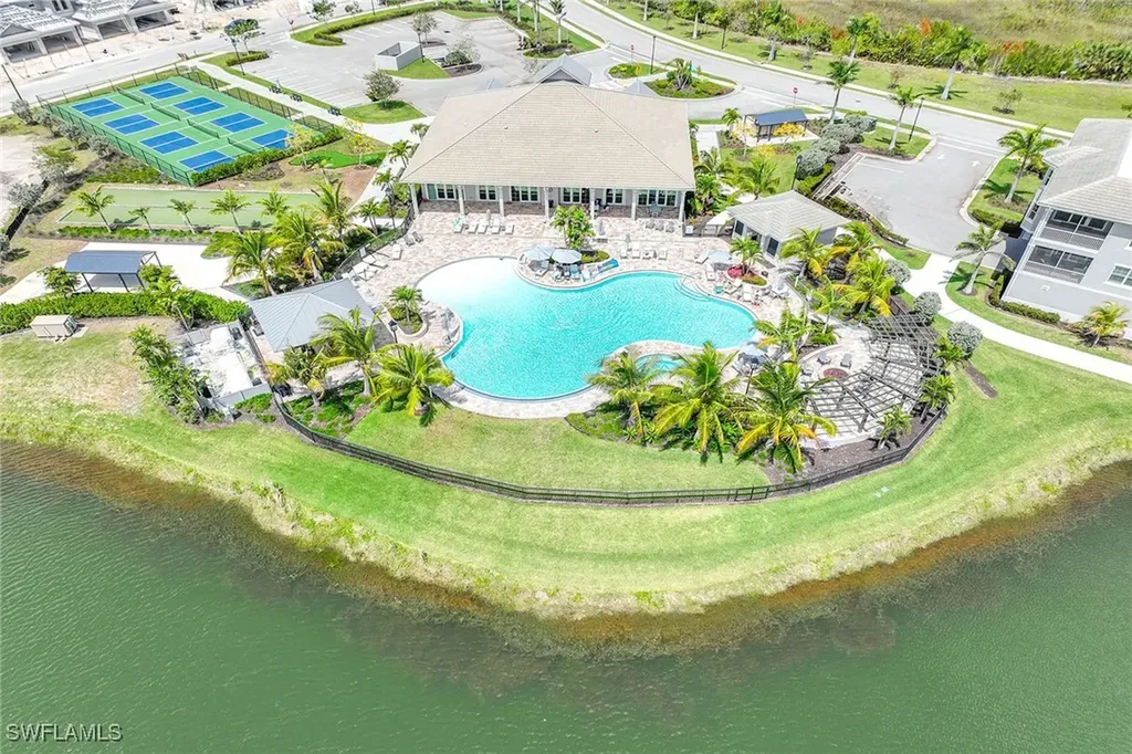 201 Indies Drive E Naples FL 34114