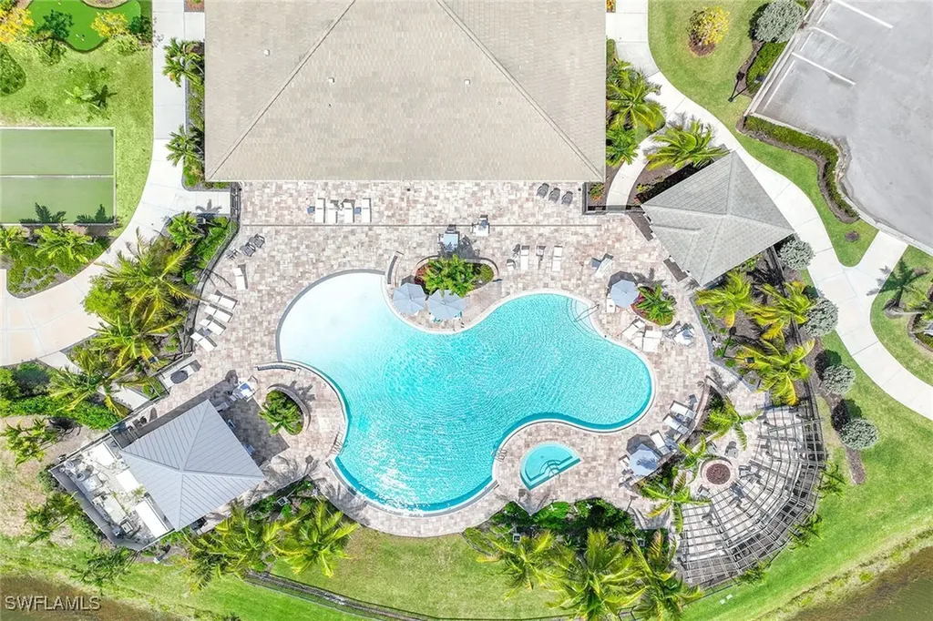 201 Indies Drive E Naples FL 34114