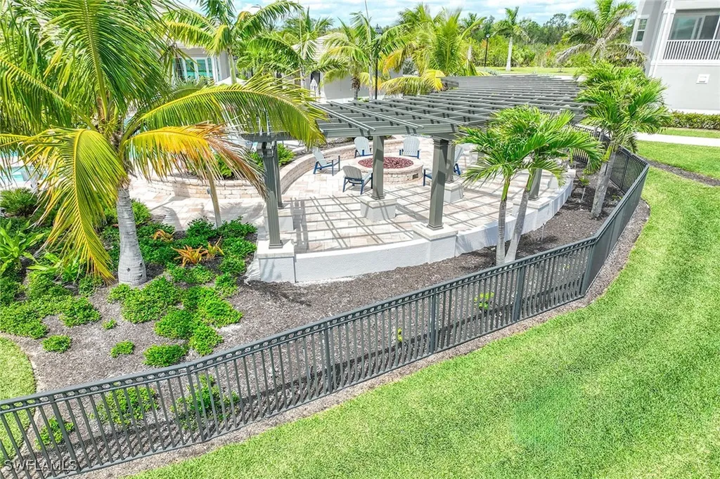201 Indies Drive E Naples FL 34114