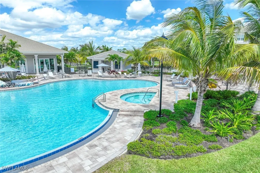 201 Indies Drive E Naples FL 34114