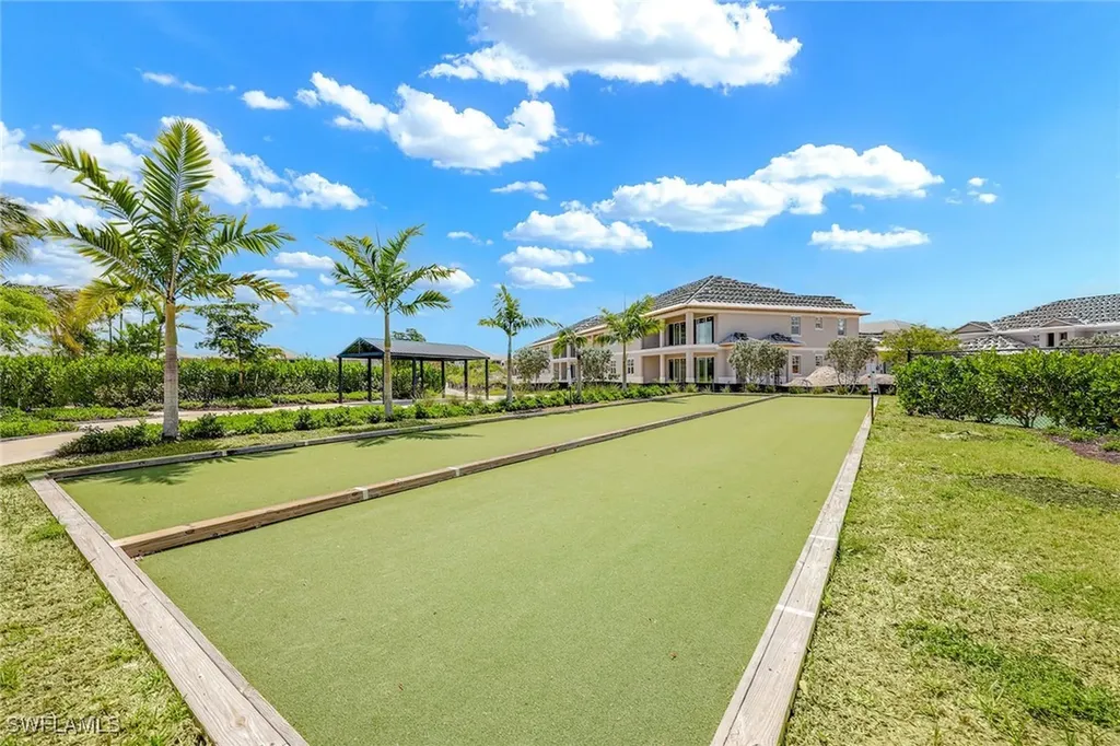 201 Indies Drive E Naples FL 34114