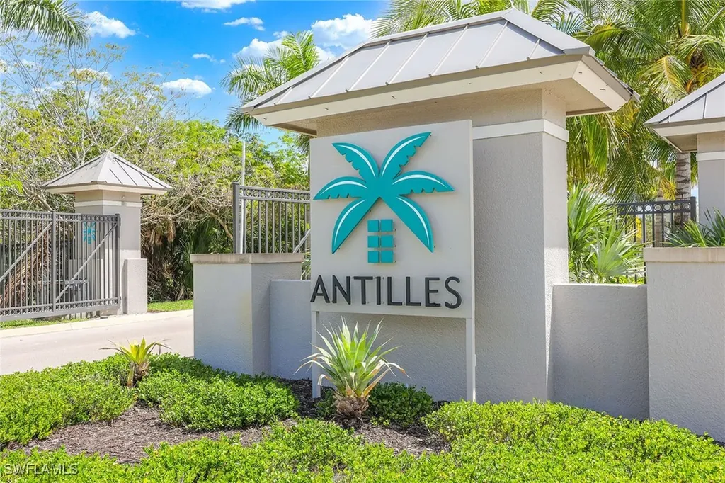 201 Indies Drive E Naples FL 34114