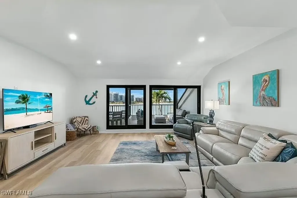 310 La Peninsula Boulevard Naples FL 34113