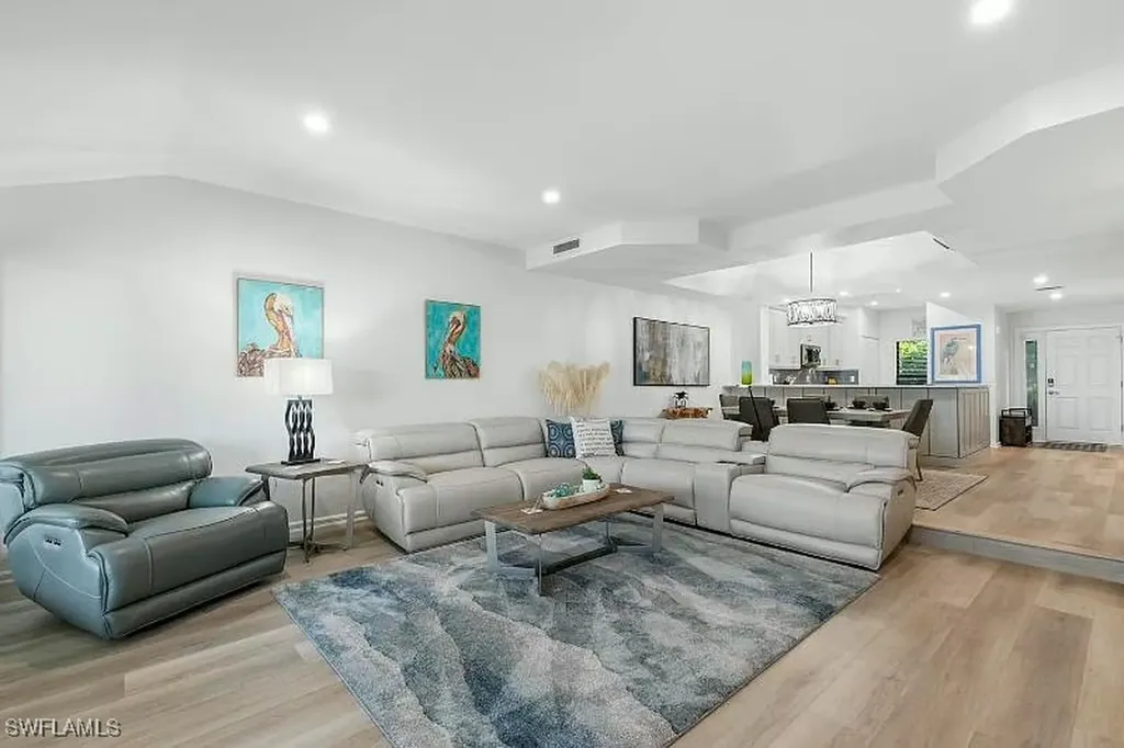 310 La Peninsula Boulevard Naples FL 34113