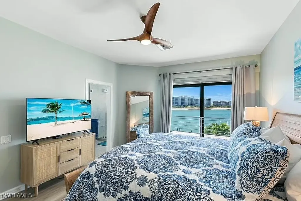 310 La Peninsula Boulevard Naples FL 34113