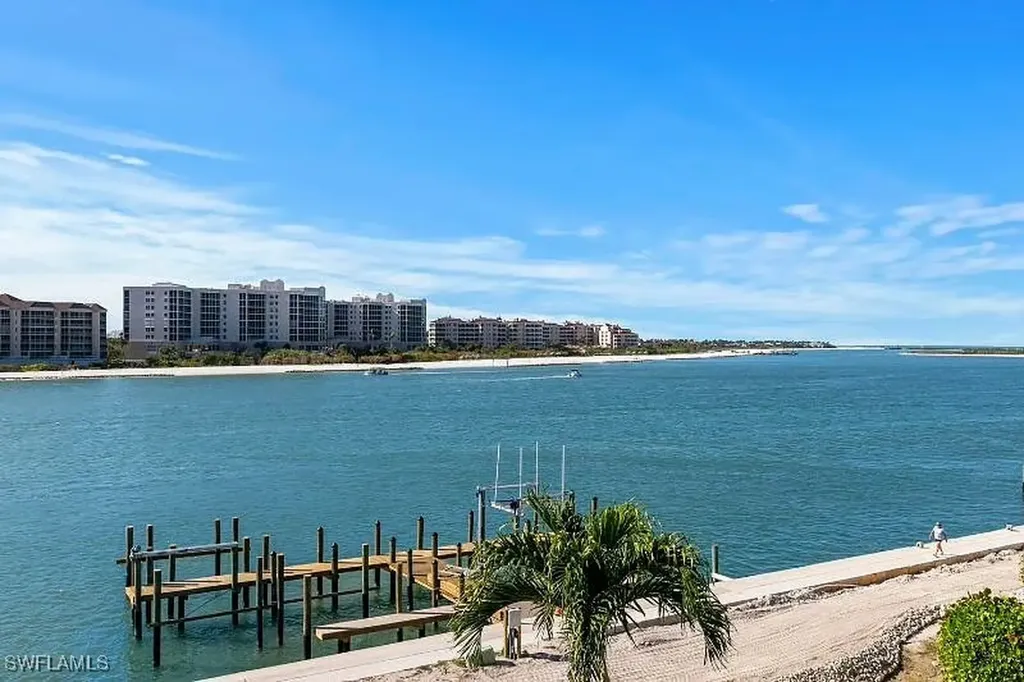 310 La Peninsula Boulevard Naples FL 34113
