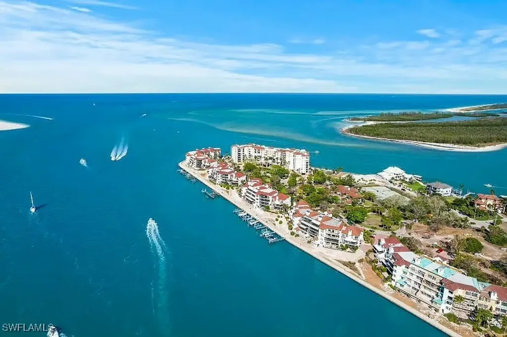 310 La Peninsula Boulevard Naples FL 34113