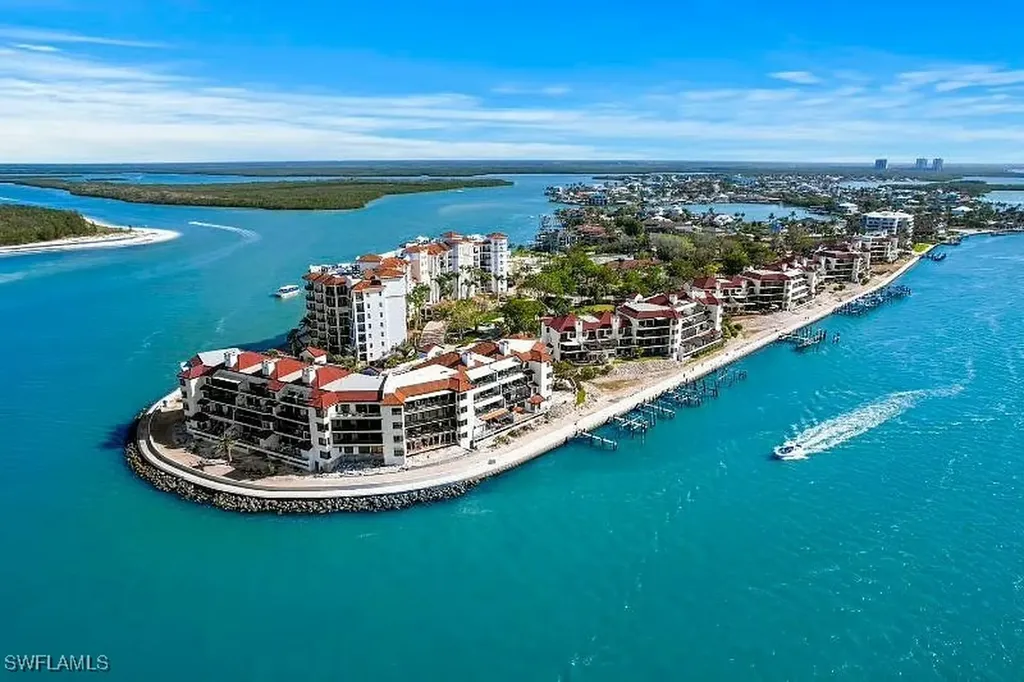 310 La Peninsula Boulevard Naples FL 34113
