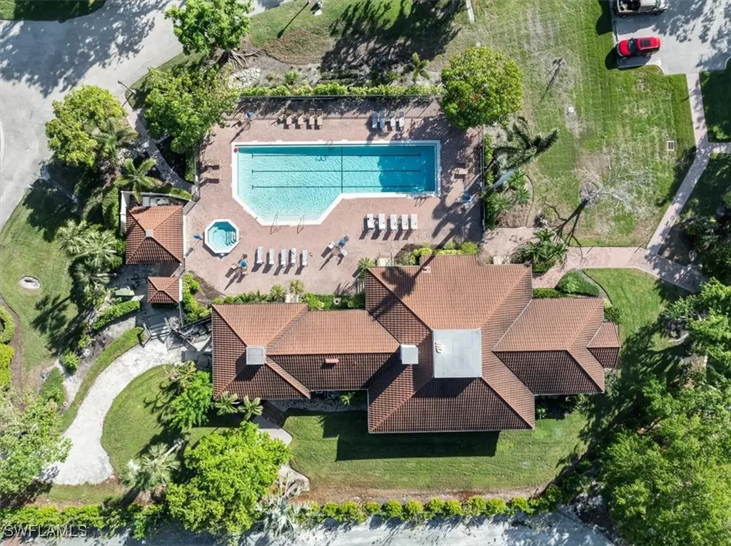 310 La Peninsula Boulevard Naples FL 34113