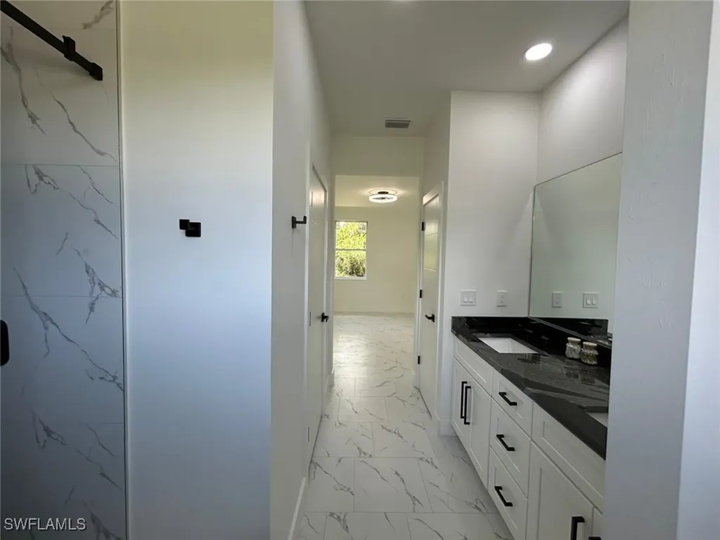 4204 E 24th Street Alva FL 33920