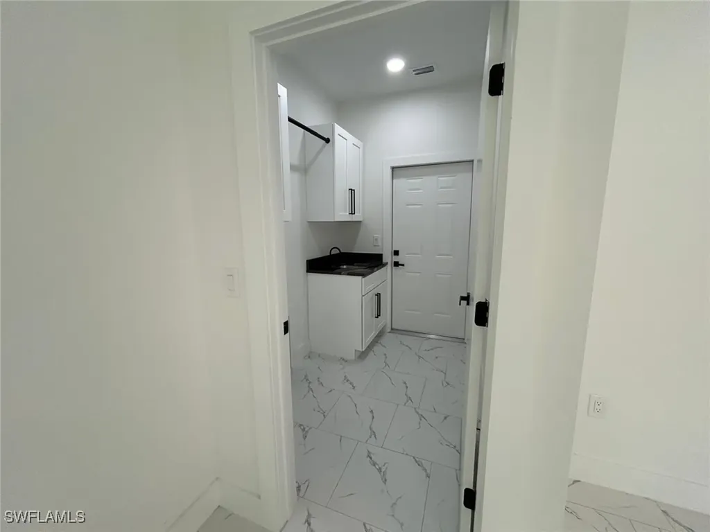 4204 E 24th Street Alva FL 33920