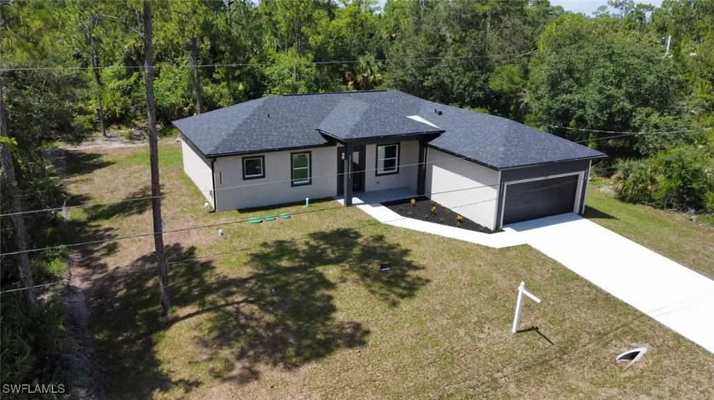 4204 E 24th Street Alva FL 33920