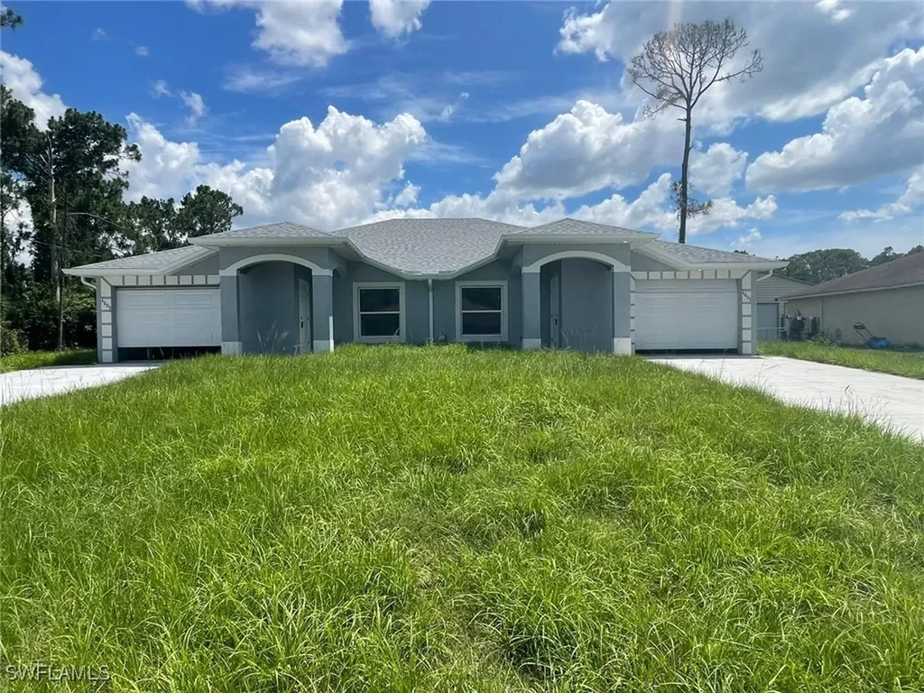 4605/4607 30th Street SW Lehigh Acres FL 33973