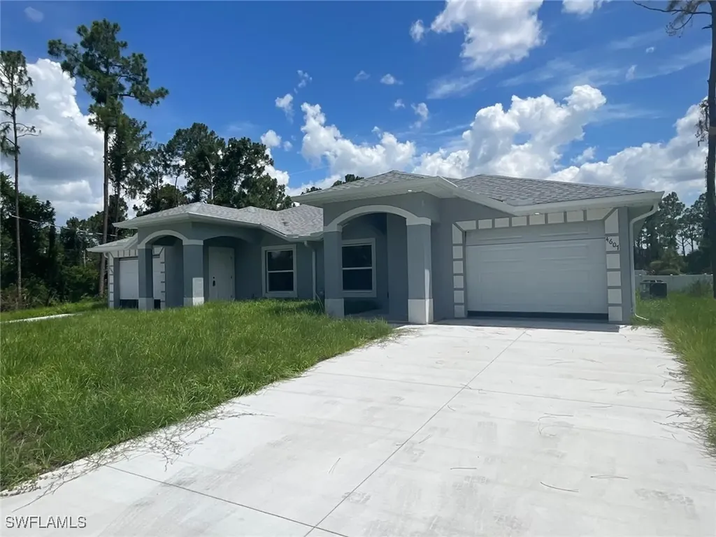 4605/4607 30th Street SW Lehigh Acres FL 33973