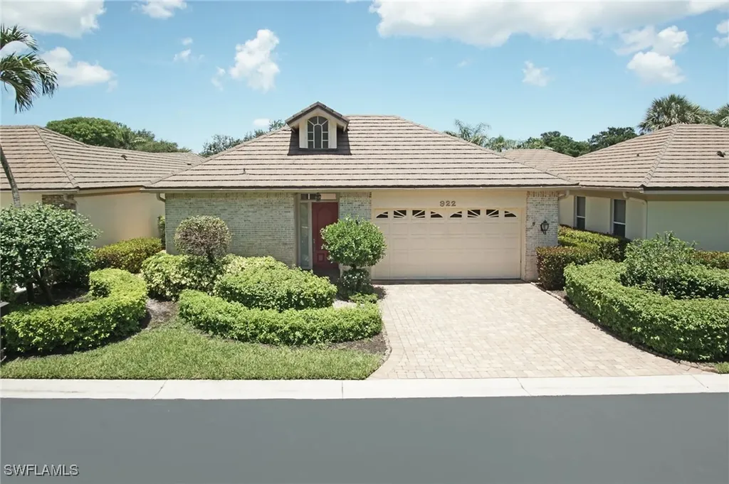 922 Turtle Court Naples FL 34108
