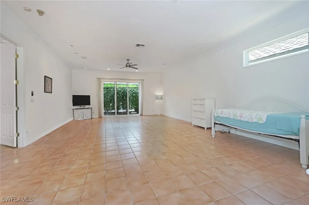 922 Turtle Court Naples FL 34108