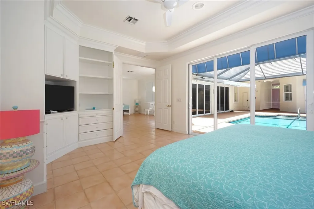 922 Turtle Court Naples FL 34108