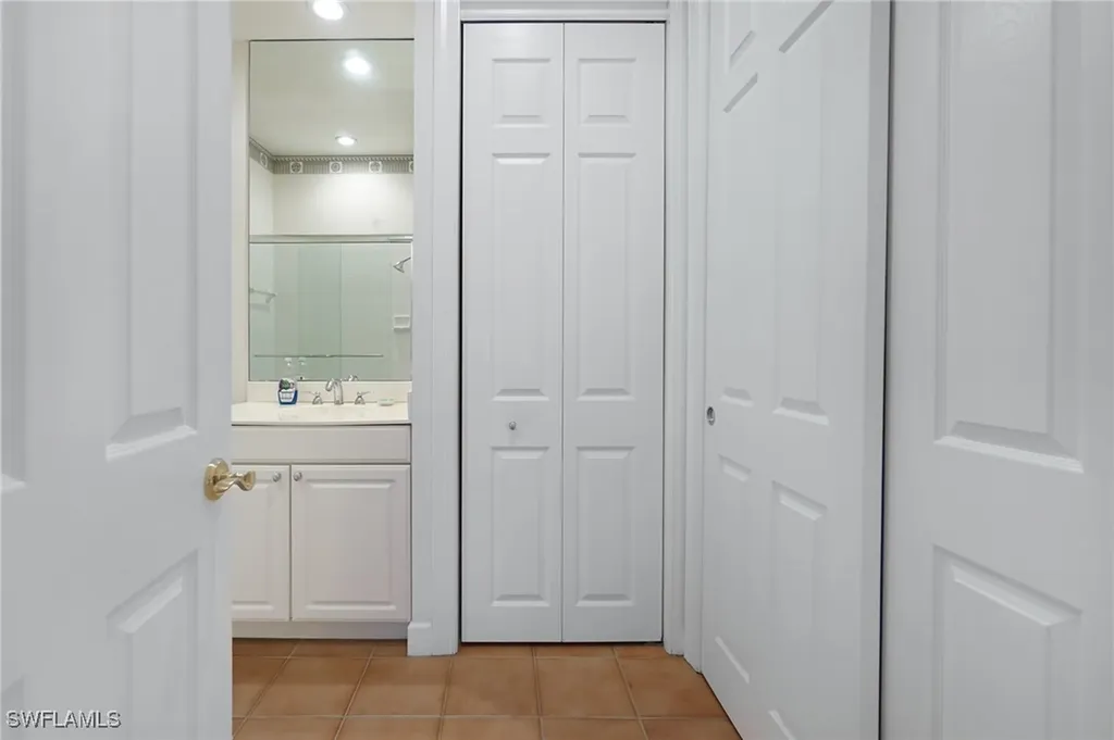 922 Turtle Court Naples FL 34108