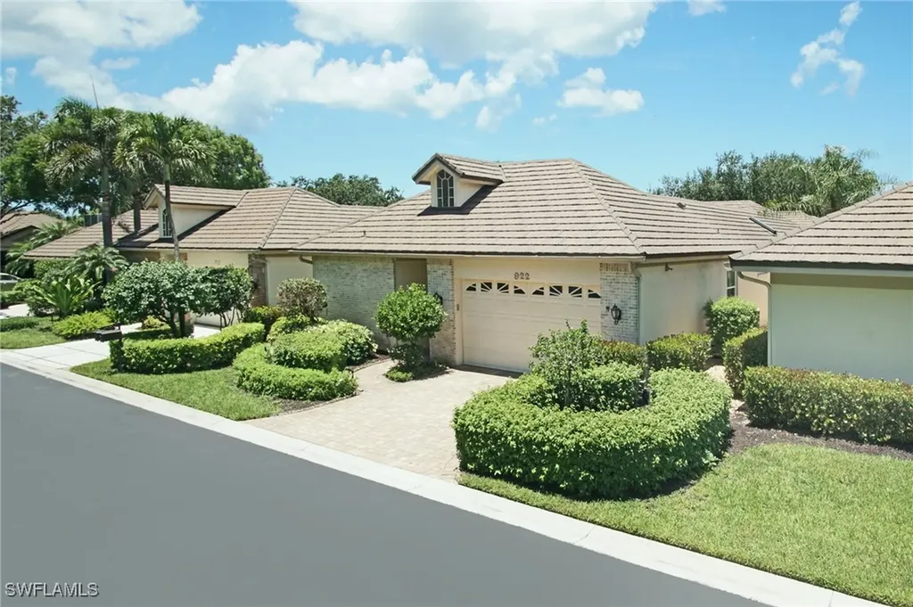 922 Turtle Court Naples FL 34108